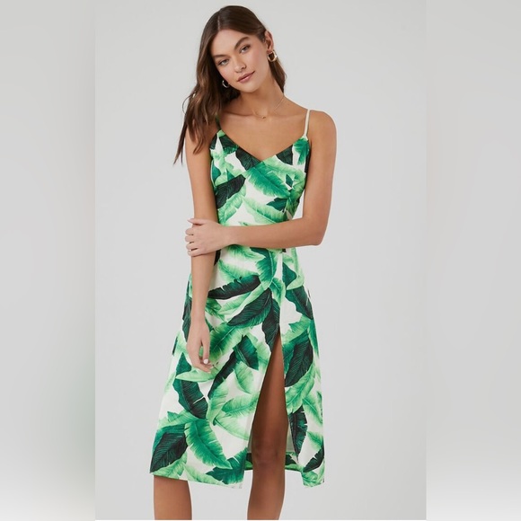 Forever 21 Dresses & Skirts - { twist back midi dress }